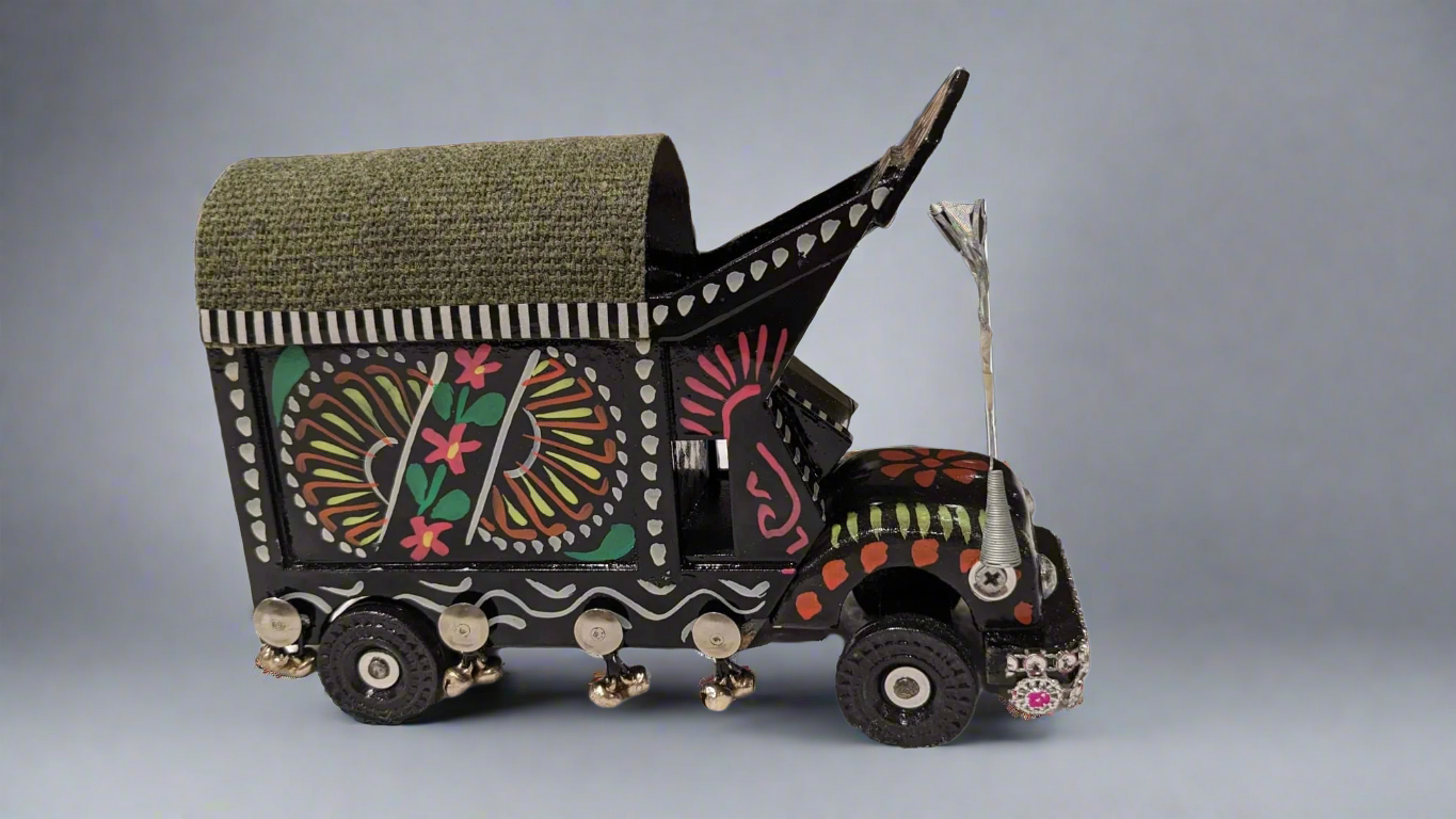 Pakistani Semi Art Truck