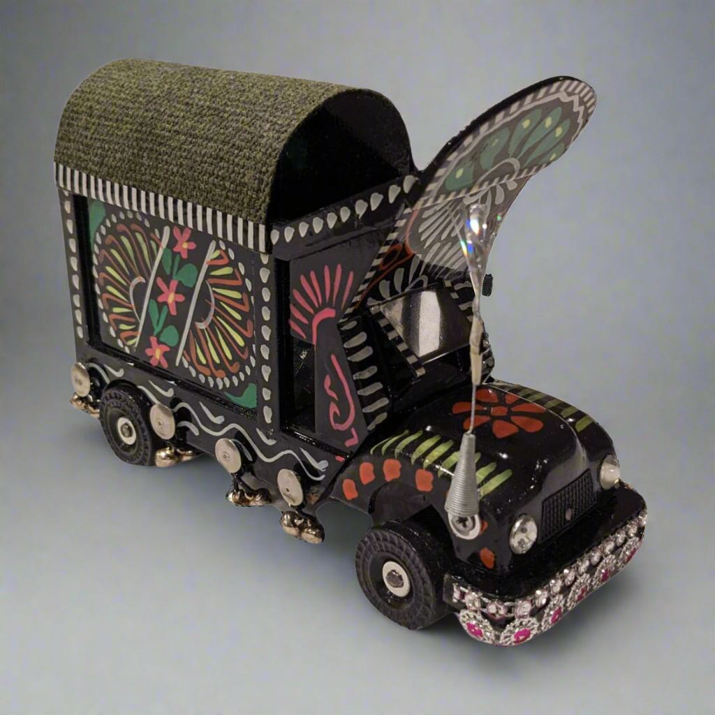Pakistani Semi Art Truck